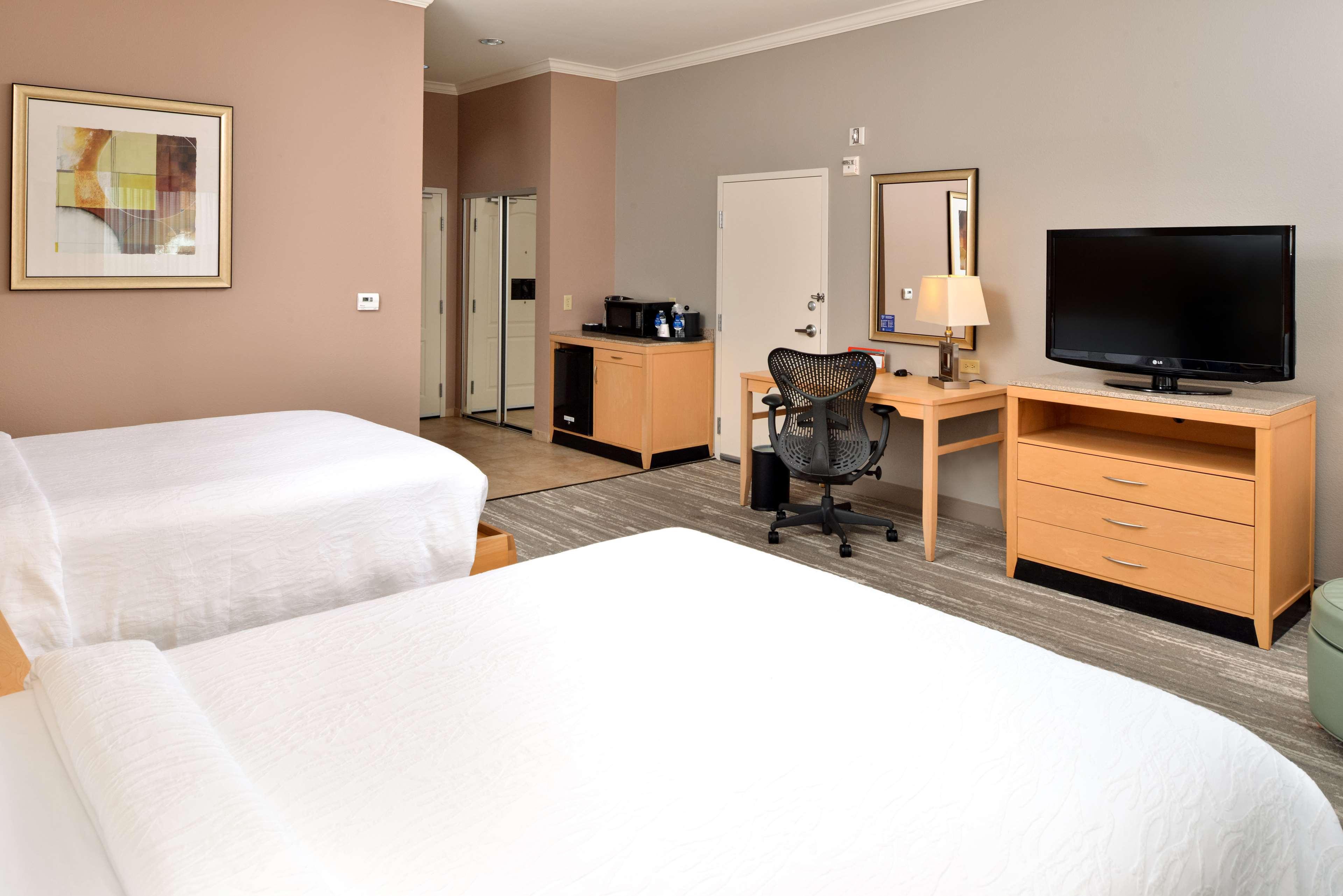 Hilton Garden Inn Denton Eksteriør bilde